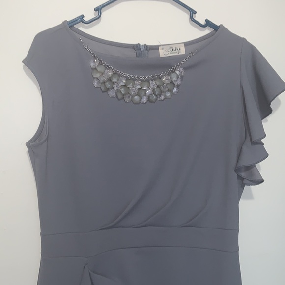 Dress - Picture 5 of 5